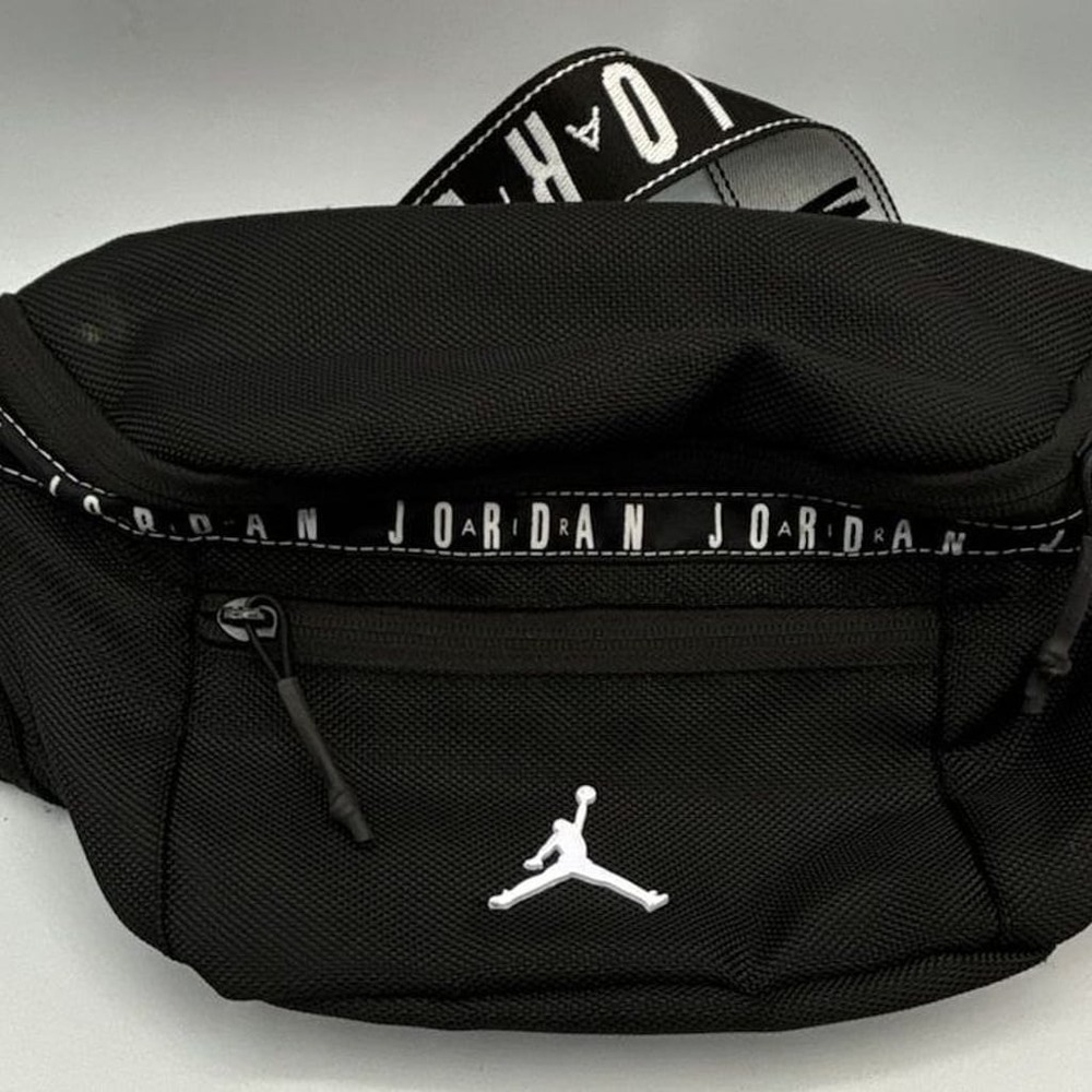 Jordan Air Jordan Crossbody Sling Bag Fanny Pack Black White 9A0092-023